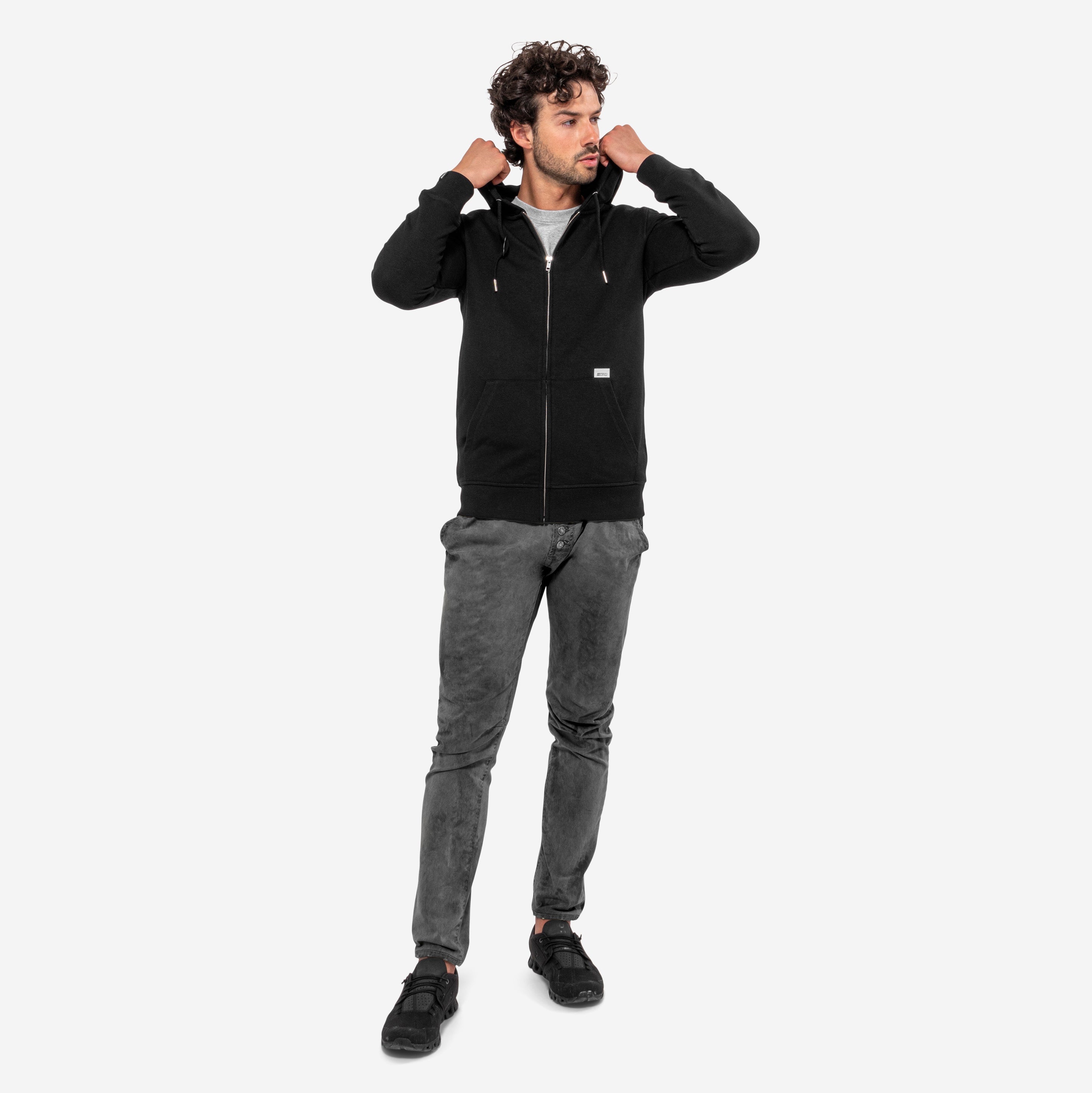 SUDADERA SQUADRA CON CAPUCHA Y CREMALLERA